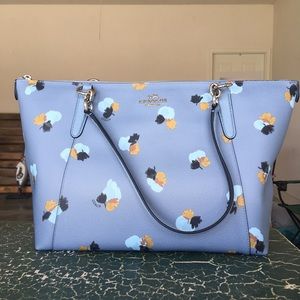 NEVER USED AUTHENTIC COACH TAYLOR TOTE